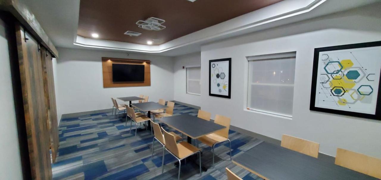 Holiday Inn Express & Suites Williamsburg By Ihg Luaran gambar