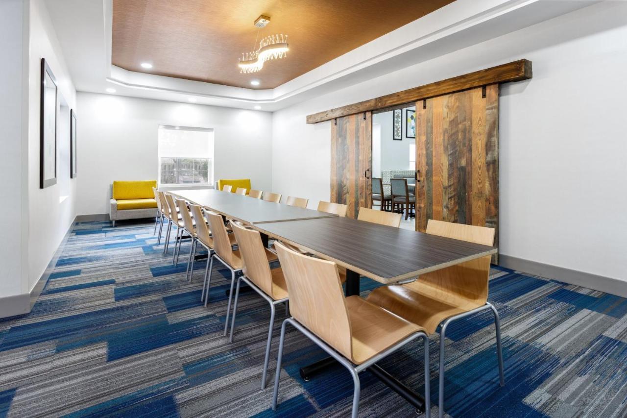 Holiday Inn Express & Suites Williamsburg By Ihg Luaran gambar
