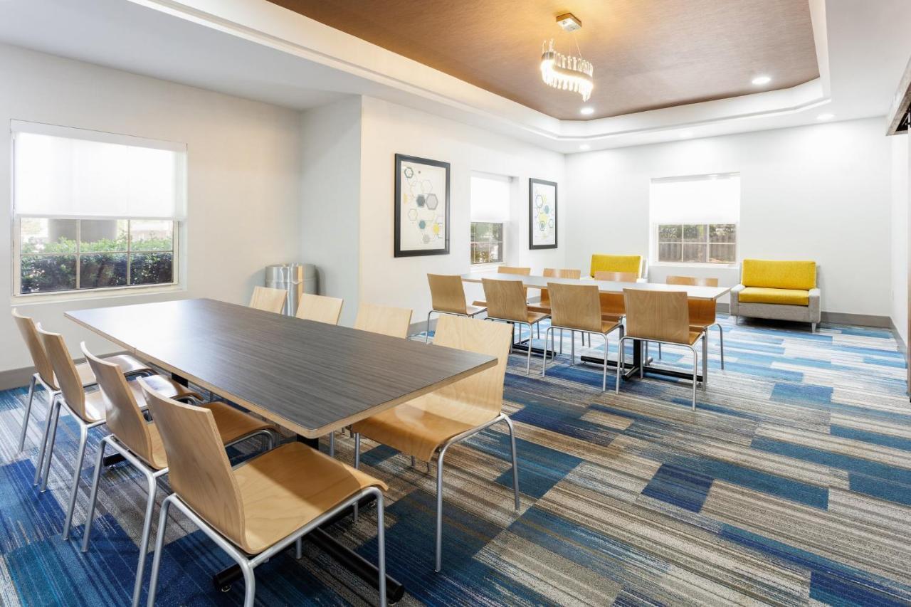 Holiday Inn Express & Suites Williamsburg By Ihg Luaran gambar