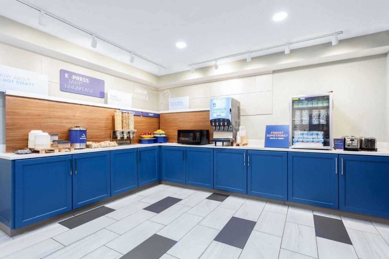 Holiday Inn Express & Suites Williamsburg By Ihg Luaran gambar
